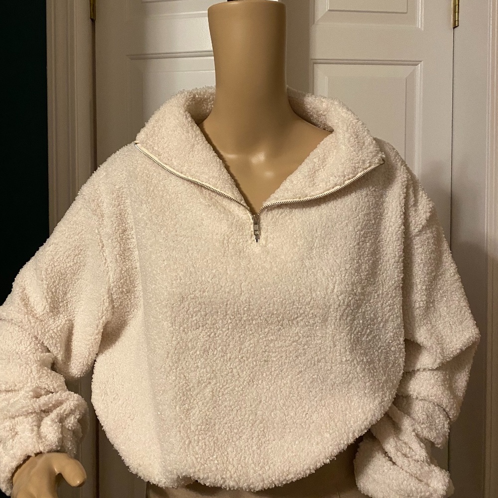 ROMWE fuzzy cropped and cinched quarter zip